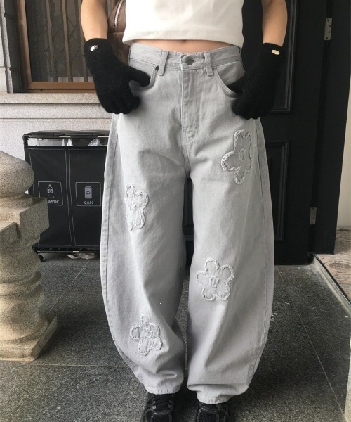 UP START(アップスタート)の「【LAMPOON】フラワーデニムパンツ(デニムパンツ・レディース・グレー・SMALL/LARGE/MEDIUM)」の15枚目の写真