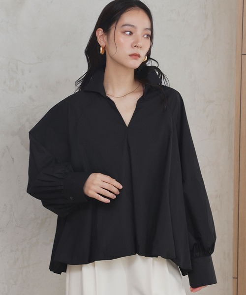 ELFRANK(エルフランク)の「【2026AW】【綿100%使用】オーバーサイズボリュームスリーブVネックブラウス コットン(シャツ/ブラウス・レディース・ブラック/オフホワイト・FREE)」の14枚目の写真