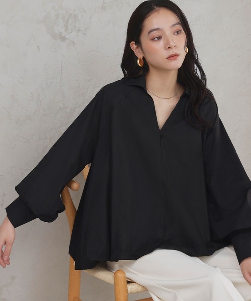 ELFRANK(エルフランク)の「【2026AW】【綿100%使用】オーバーサイズボリュームスリーブVネックブラウス コットン(シャツ/ブラウス・レディース・ブラック/オフホワイト・FREE)」の15枚目の写真