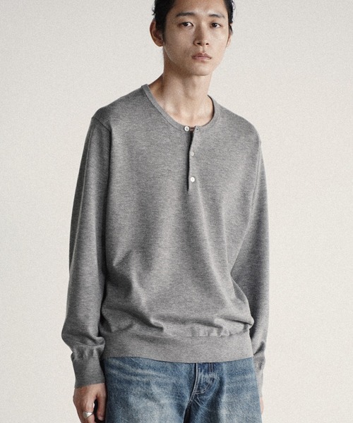 WYM LIDNM(ウィム バイ リドム)の「WOOL BLEND 14G HENLEY KNIT(ニット/セーター・メンズ・チャコール/ライトグレー/ブラウン/ダークグレー・M/L/XS/S)」の2枚目の写真