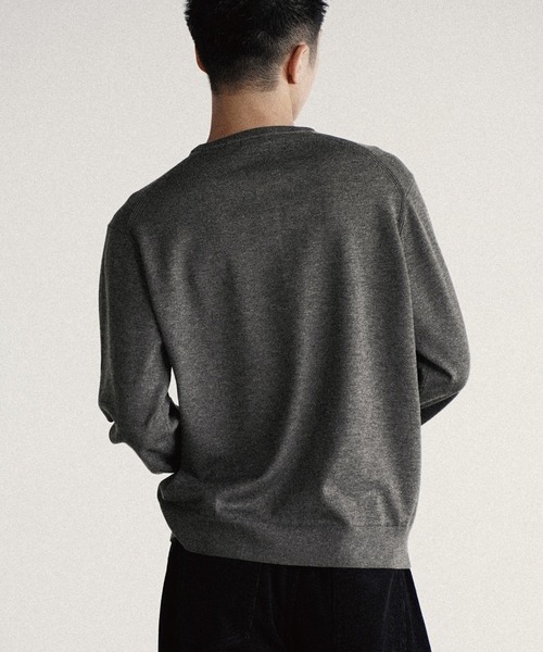 WYM LIDNM(ウィム バイ リドム)の「WOOL BLEND 14G HENLEY KNIT(ニット/セーター・メンズ・チャコール/ライトグレー/ブラウン/ダークグレー・M/L/XS/S)」の8枚目の写真
