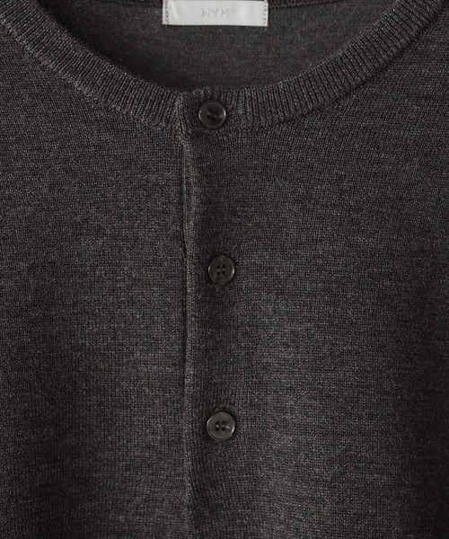 WYM LIDNM(ウィム バイ リドム)の「WOOL BLEND 14G HENLEY KNIT(ニット/セーター・メンズ・チャコール/ライトグレー/ブラウン/ダークグレー・M/L/XS/S)」の19枚目の写真