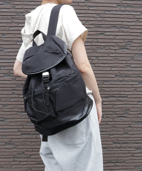 Alum'（アルム）の「ダブルフロントポケットフラップリュック（バックパック/リュック・レディース・ホワイト/ブラック/ブラウン・FREE）」の17枚目の写真