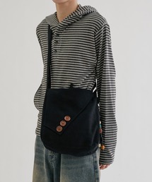 EPNK(�C�[�s�[�G�k�P�[)��Asymmetric Flap Wood Button Bag / �A�V�����g���[�t���b�v �E�b�h�{�^�� �V�����_�[�o�b�O(�V�����_�[�o�b�O)
