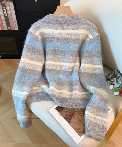 LUCPY(ラクピー)の「パステルマルチボーダーニットカーディガン(カーディガン/ボレロ・レディース・ピンク/グレー/ブラウン・FREE)」の5枚目の写真