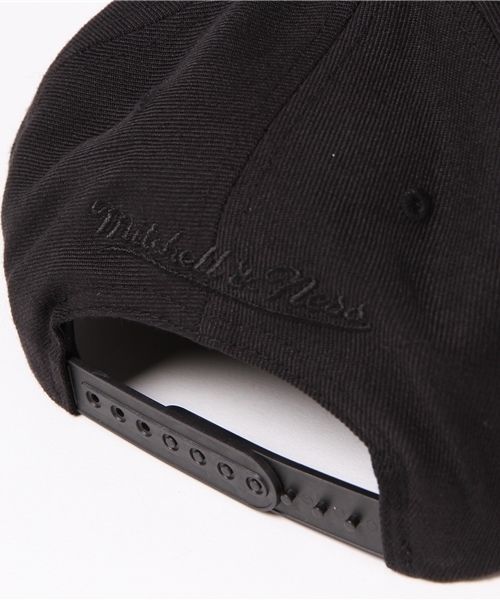 Mitchell&Ness(ミッチェル&ネス)の「ミッチェル&ネス スナップバックキャップ NBA パテントレザー バイザー アンド ロゴ ロサンゼルス レイカーズ ブラック Mitchell&Ness(キャップ・メンズ・ブラック・FREE)」の5枚目の写真