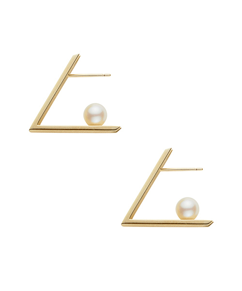 Kengo Kuma + MA,YU （ケンゴ クマ プラス マユ ）の「ケンゴ クマ プラス マユ ピアス（ピアス（両耳用）・レディース・イエローゴールド・ONE SIZE）」の6枚目の写真