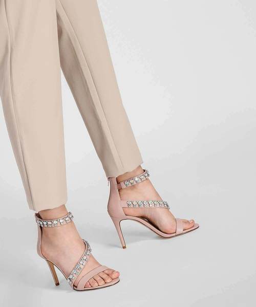 CHARLES & KEITH(チャールズ & キース)の「エンベリッシュスティレットサンダル / EMBELLISHED STILETTO SANDALS(サンダル・レディース・ブラック/アイボリー・23cm/23.5cm/24.5cm/25cm)」の9枚目の写真