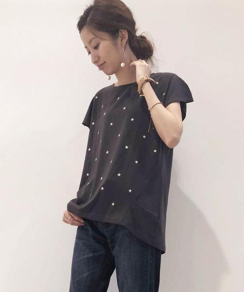 LIPSTAR（リップスター）の「星刺繍タックゆるTシャツ（Tシャツ/カットソー・レディース・ブラック/オフホワイト/イエロー/ブラック系その他・M）」の3枚目の写真