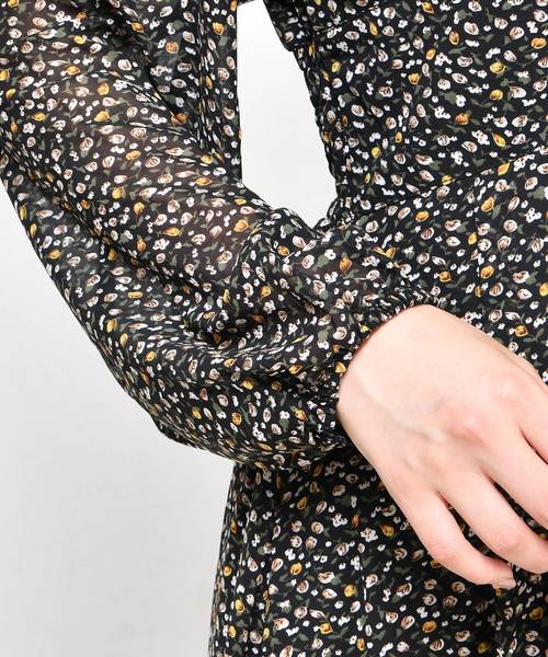 natural couture（ナチュラルクチュール）の「花柄レディロングワンピース（ワンピース・レディース・ブラック/ネイビー/グリーン・FREE）」の8枚目の写真