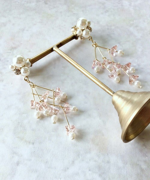 Cupid Heart（キューピッドハート）の「【Cupid Heart】結婚式アクセ 小枝イヤリング（イヤリング・レディース・ピンク/ベージュ・MEDIUM）」の2枚目の写真