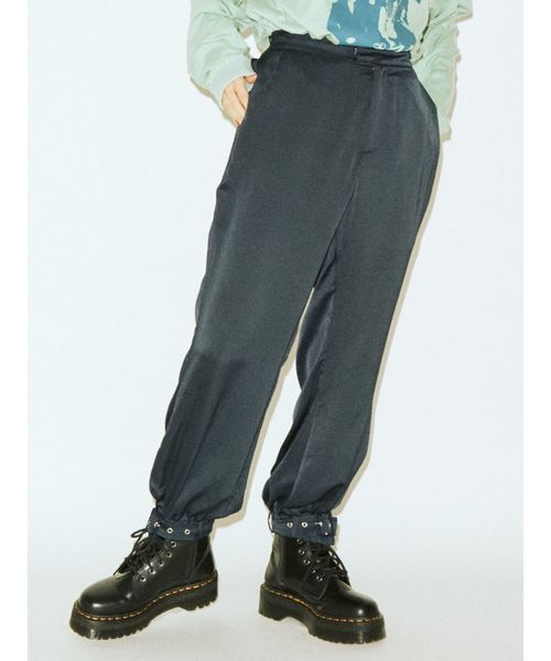 jouetie(ジュエティ)の「ヘムベルトサテンパンツ(その他パンツ・レディース・ブラック/ラベンダー/ベージュ・MEDIUM)」の2枚目の写真