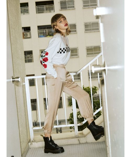 jouetie(ジュエティ)の「ヘムベルトサテンパンツ(その他パンツ・レディース・ブラック/ラベンダー/ベージュ・MEDIUM)」の7枚目の写真