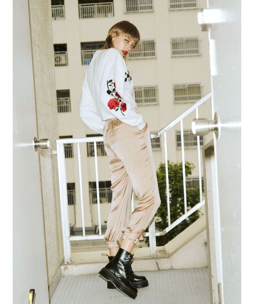 jouetie(ジュエティ)の「ヘムベルトサテンパンツ(その他パンツ・レディース・ブラック/ラベンダー/ベージュ・MEDIUM)」の22枚目の写真