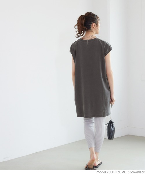 coca(coca)(コカ)の「ピグメントNSサイドスリットトップス(Tシャツ/カットソー・レディース・ブラック/ベージュ/パープル/ライトグリーン・ONE SIZE)」の11枚目の写真