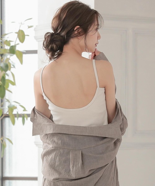 KOBE LETTUCE(コウベレタス)の「カップ付きバックオープンリブキャミソール&タンクトップ(その他アンダーウェア/インナー・レディース・ホワイト系その他/ベージュ系その他/ホワイト系その他2/グリーン系その他/モカ/ブラウン系その他/ライトベージュ/ブラック/ブラック系その他/グリーン系その他2・L/MEDIUM/SMALL/M/S/LARGE)」の3枚目の写真