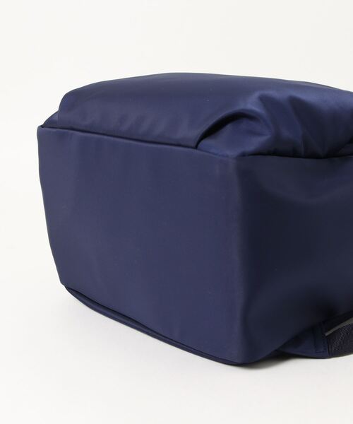 Samantha Thavasa(サマンサタバサ)の「シンプルデザインナイロンリュック(バックパック/リュック・レディース・ブラック/ベージュ/ネイビー・FREE)」の5枚目の写真