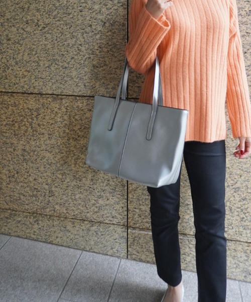 yuue' ( wear )(ユーイ)の「シンプルフェイクレザートートバッグ(トートバッグ・レディース・ライトグレー/ブラック/レッド・FREE)」の2枚目の写真