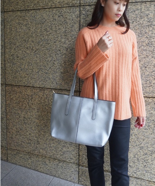 yuue' ( wear )(ユーイ)の「シンプルフェイクレザートートバッグ(トートバッグ・レディース・ライトグレー/ブラック/レッド・FREE)」の21枚目の写真
