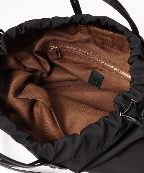 DouDou（ドゥドゥ）の「【WEB限定】ナイロンドロストリングバッグ（ショルダーバッグ・レディース・ブラウン/ブラック・FREE）」の7枚目の写真