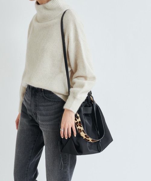 DouDou（ドゥドゥ）の「【WEB限定】ナイロンドロストリングバッグ（ショルダーバッグ・レディース・ブラウン/ブラック・FREE）」の15枚目の写真