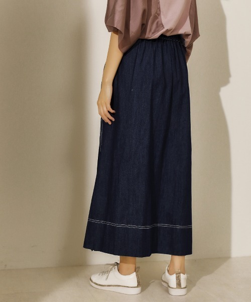 Bou Jeloud（ブージュルード）の「タックプリーツデニムスカート（デニムスカート・レディース・ナチュラル/インディゴブルー/ベージュ/カーキ・38）」の8枚目の写真