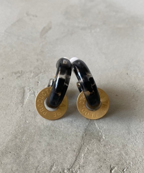 THEATRE PRODUCTS（シアタープロダクツ）の「CLEAR TUBE EARRING（イヤリング・レディース・ブラウン/ブラック/ベージュ・FREE）」の11枚目の写真