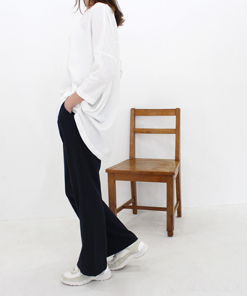 MODE ROBE（モードローブ）の「Vネックドルマントップス（Tシャツ/カットソー・レディース・ホワイト/ブラック/その他・FREE）」の11枚目の写真