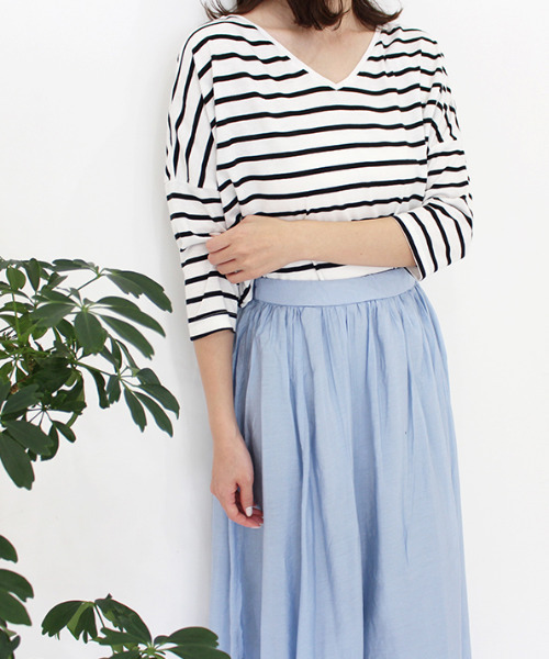 MODE ROBE（モードローブ）の「Vネックドルマントップス（Tシャツ/カットソー・レディース・ホワイト/ブラック/その他・FREE）」の5枚目の写真