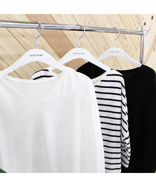 MODE ROBE（モードローブ）の「Vネックドルマントップス（Tシャツ/カットソー・レディース・ホワイト/ブラック/その他・FREE）」の16枚目の写真