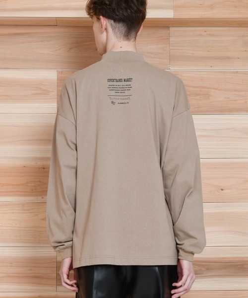 モックネックワンポイントバックプリントロングTシャツ ビッグ