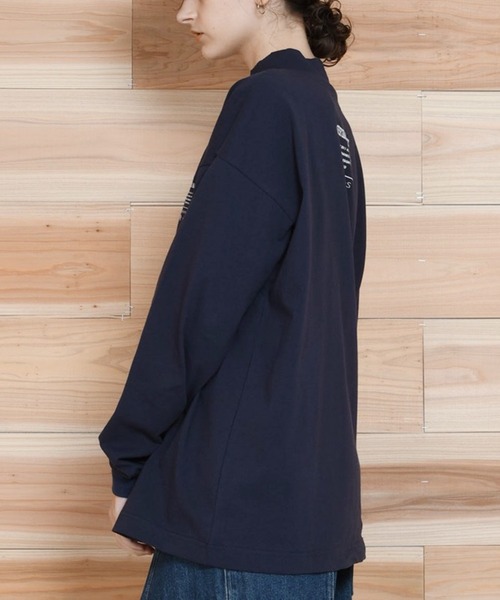 SUPERTHANKS(スーパーサンクス)の「モックネックワンポイントバックプリントロングTシャツ ビッグシルエットロンT(ユニセックス)(Tシャツ/カットソー・メンズ・ネイビー/ブラック/ホワイト/モカ・L/S/M)」の20枚目の写真