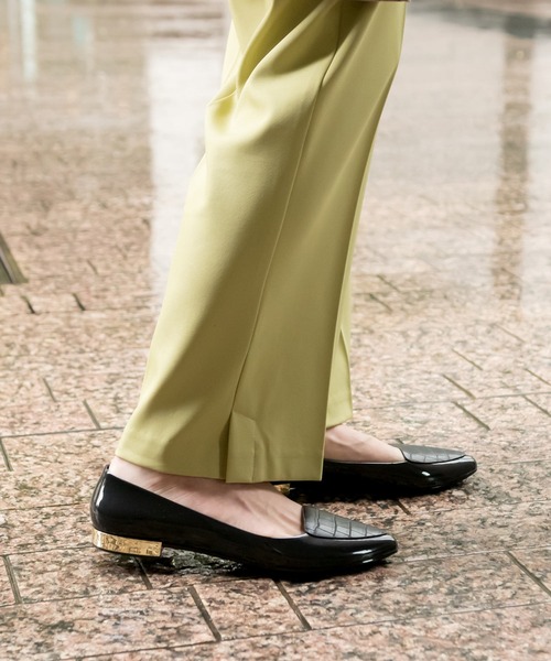 RANDA（ランダ）の「ポインテッドトゥクロコレインシューズ（レインシューズ・レディース・ブラック/ベージュ/グレイッシュベージュ・LL/S/M/L/XL）」の2枚目の写真