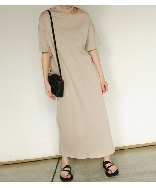 LE CIEL BLEU（ルシェルブルー）の「Cut-out Tee Dress（ワンピース・レディース・ブラック/ダークグリーン/ベージュ・36）」の17枚目の写真