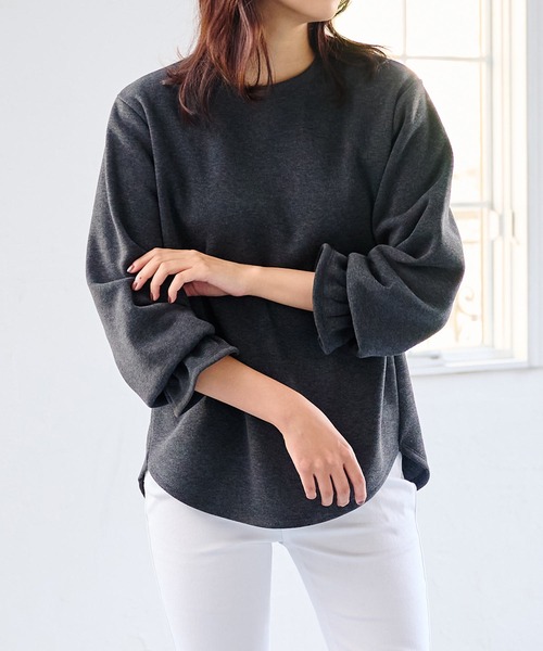 RANAN(ラナン)の「ふわふわあったか!裏起毛ボリュームスリーブプルオーバー(Tシャツ/カットソー・レディース・キャメル/ブラック/チャコールグレー/ライトグレー/アイボリー/グレイッシュベージュ/ネイビー/ブルー・M/L/LL/3L)」の10枚目の写真