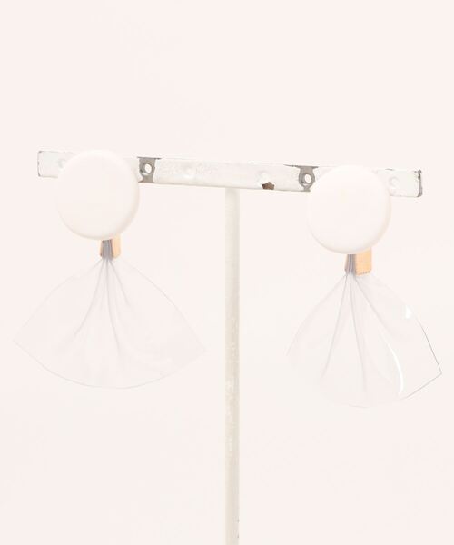tone(トーン)の「【atelier*mio】クレイ × PVC earring(イヤリング・レディース・ホワイト/パープル/ネイビー/ピンク/イエロー/ミント/ピンク系その他/ホワイト系その他・FREE)」の4枚目の写真