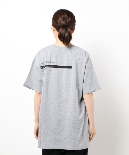 MATCH&more（マッチアンドモア）の「バックプリントオーバーサイズ半袖Ｔシャツ（Tシャツ/カットソー・レディース・ホワイト/ブラック/ベージュ/グレー/カーキ・FREE）」の6枚目の写真