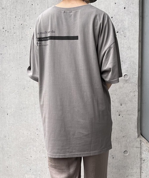 MATCH&more（マッチアンドモア）の「バックプリントオーバーサイズ半袖Ｔシャツ（Tシャツ/カットソー・レディース・ホワイト/ブラック/ベージュ/グレー/カーキ・FREE）」の5枚目の写真
