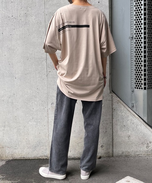 MATCH&more（マッチアンドモア）の「バックプリントオーバーサイズ半袖Ｔシャツ（Tシャツ/カットソー・レディース・ホワイト/ブラック/ベージュ/グレー/カーキ・FREE）」の14枚目の写真