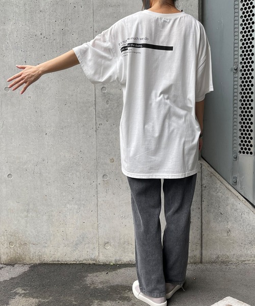 MATCH&more（マッチアンドモア）の「バックプリントオーバーサイズ半袖Ｔシャツ（Tシャツ/カットソー・レディース・ホワイト/ブラック/ベージュ/グレー/カーキ・FREE）」の17枚目の写真