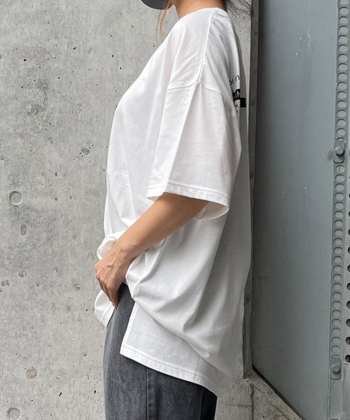 MATCH&more（マッチアンドモア）の「バックプリントオーバーサイズ半袖Ｔシャツ（Tシャツ/カットソー・レディース・ホワイト/ブラック/ベージュ/グレー/カーキ・FREE）」の19枚目の写真