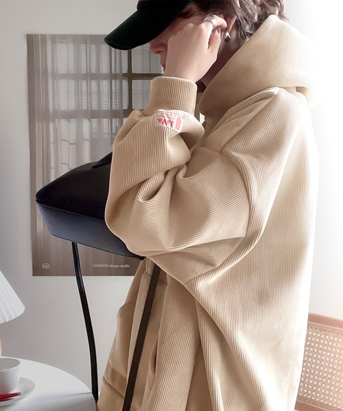 Java（ジャバ）の「《JaVaジャバ コラボ》ビッグシルエットで華奢見せ。ベロアプルパーカー（パーカー・レディース・ブラック/ベージュ/グレー/モカ・MEDIUM/LARGE/X-LARGE）」の4枚目の写真