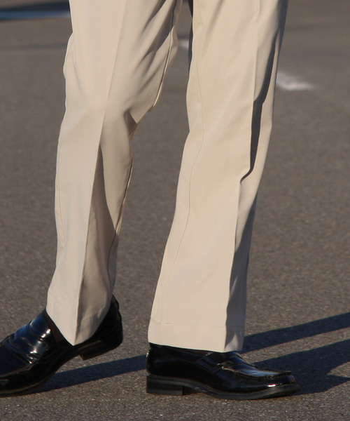 ZIP FIVE（ジップファイブ）の「【ZIP FIVE】センタープレス ソフトテーパードフレアスラックスパンツ（スラックス・メンズ・ブラック/グレイッシュベージュ/アイボリー・SMALL/MEDIUM/LARGE/X-LARGE）」の17枚目の写真