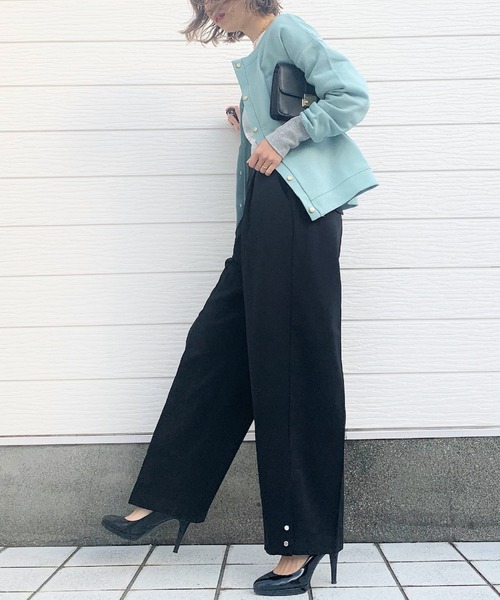 Q（キュー）の「フロントタックストレートワイドパンツ（その他パンツ・レディース・ブラック/レモンイエロー・MEDIUM）」の8枚目の写真