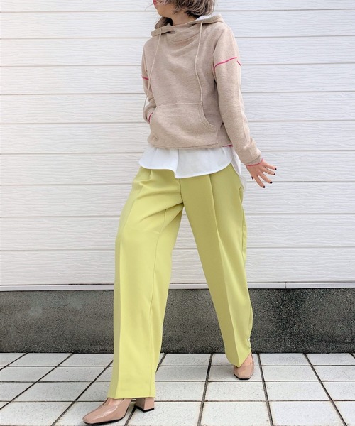 Q（キュー）の「フロントタックストレートワイドパンツ（その他パンツ・レディース・ブラック/レモンイエロー・MEDIUM）」の7枚目の写真