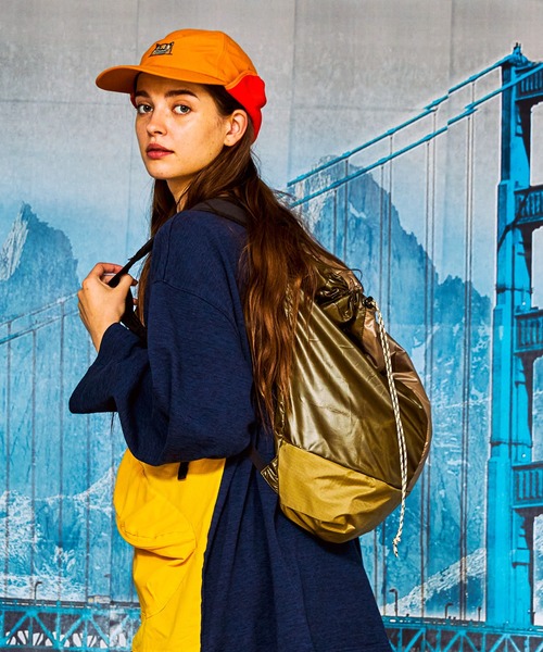 AlexanderLeeChang（アレキサンダーリーチャン）の「AlexanderLeeChang アレキサンダーリーチャン / 5050 POCKETABLE DAYPAC ポケッタブルデイパック リュックサック / AC052139（バックパック/リュック・メンズ・グレー/ネイビー/ブルー・ONE SIZE）」の2枚目の写真