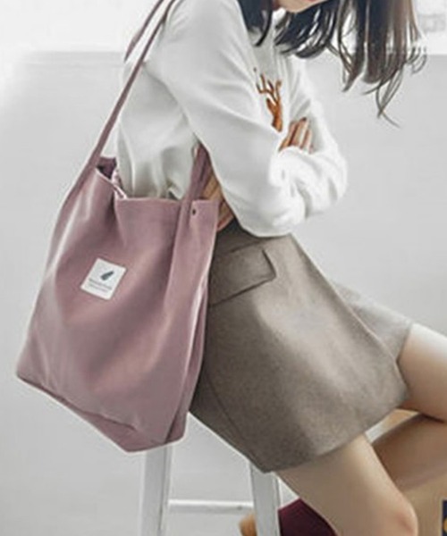 SMILE ORCHID(スマイルオーキッド)の「コーデュロイ生地ショルダーバッグ(ショルダーバッグ・レディース・ホワイト/ブラック/ブラウン/イエロー/グリーン/ライトパープル・FREE)」の1枚目の写真
