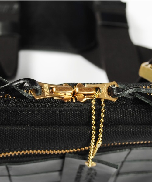 OFFICIAL（オフィシャル）の「OFFICIAL オフィシャル/ Marshall Style Tri-Strap Chest Bag レザー キャンバス  チェストバッグ 日本別注モデル OF21-004J OF21-005J OF21-006J（ボディバッグ/ウエストポーチ・メンズ・ブラック/ブラウン/ナチュラル・FREE）」の7枚目の写真