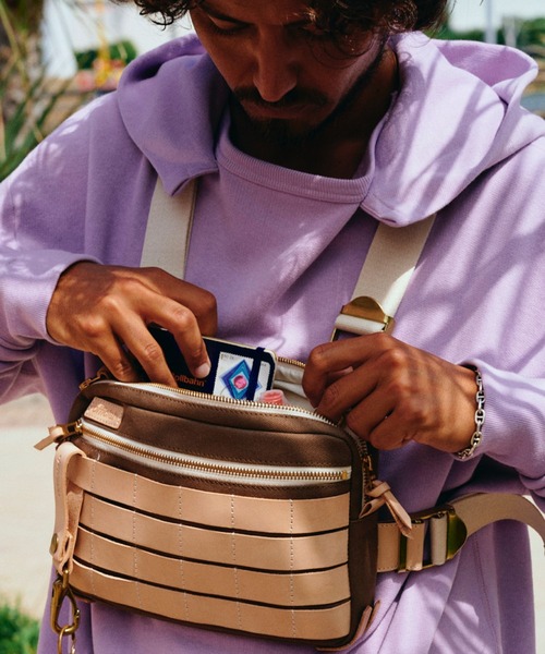 OFFICIAL（オフィシャル）の「OFFICIAL オフィシャル/ Marshall Style Tri-Strap Chest Bag レザー キャンバス  チェストバッグ 日本別注モデル OF21-004J OF21-005J OF21-006J（ボディバッグ/ウエストポーチ・メンズ・ブラック/ブラウン/ナチュラル・FREE）」の16枚目の写真