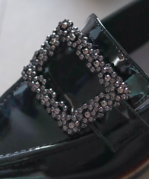 SESTO（セスト）の「ビジューモチーフ付きトラックソールローファーパンプス（ローファー・レディース・ブラック系その他/ブラック・25.0cm/23.0cm/22.5cm/24.5cm/23.5cm/24.0cm）」の5枚目の写真